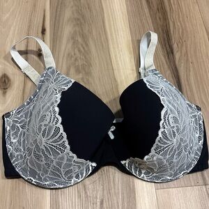 Perfectly Australian Bra Size 38DDD Black With Cream Lace Underwire